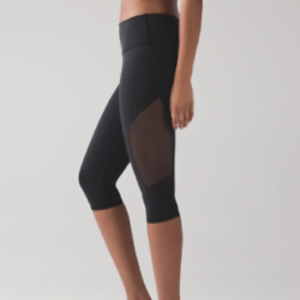 NWT Lululemon Women Reveal Crop Yoga Pants 15" Blk